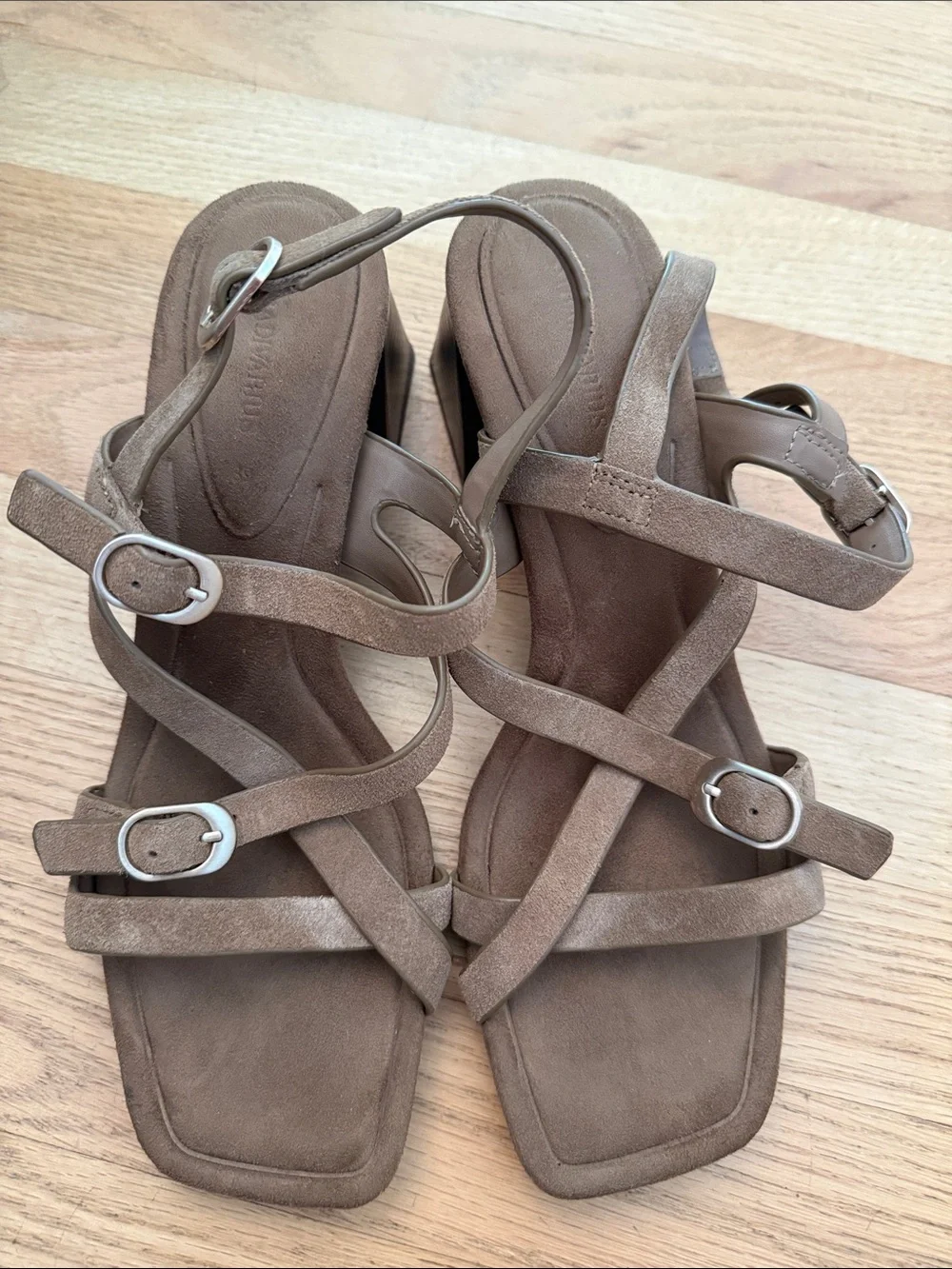 stradivarius taupe light